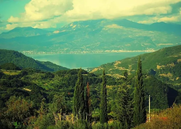 κτήμα φτελιά * Argyra